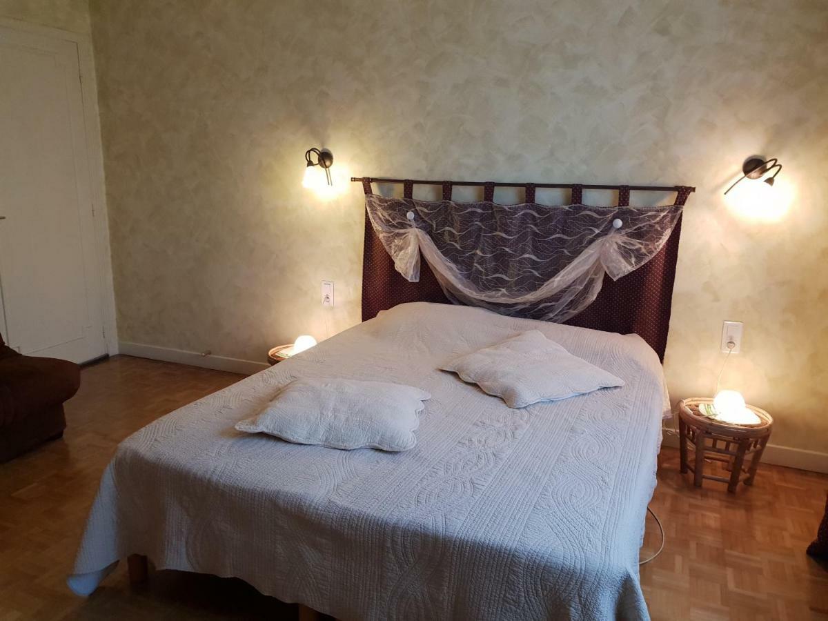 Bed and Breakfast Le Nid De L'Ecureuil Brens  Exterior foto