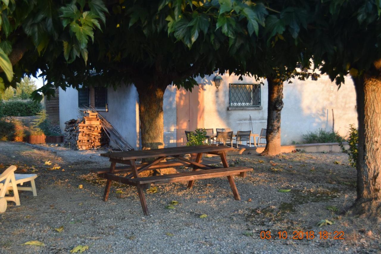 Bed and Breakfast Le Nid De L'Ecureuil Brens  Exterior foto